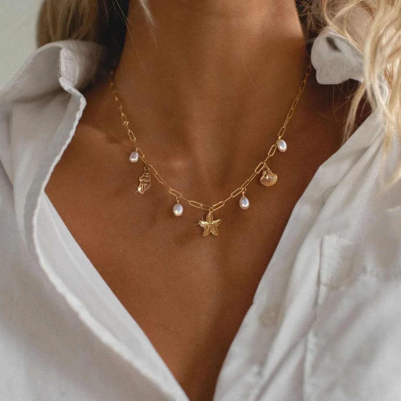 Charm Necklace for Women - Dainty Gold Beach Necklace Cute Shell Necklaces Charm Accessory Beach Starfish Pendant Preppy Stuff Summer Jewelry