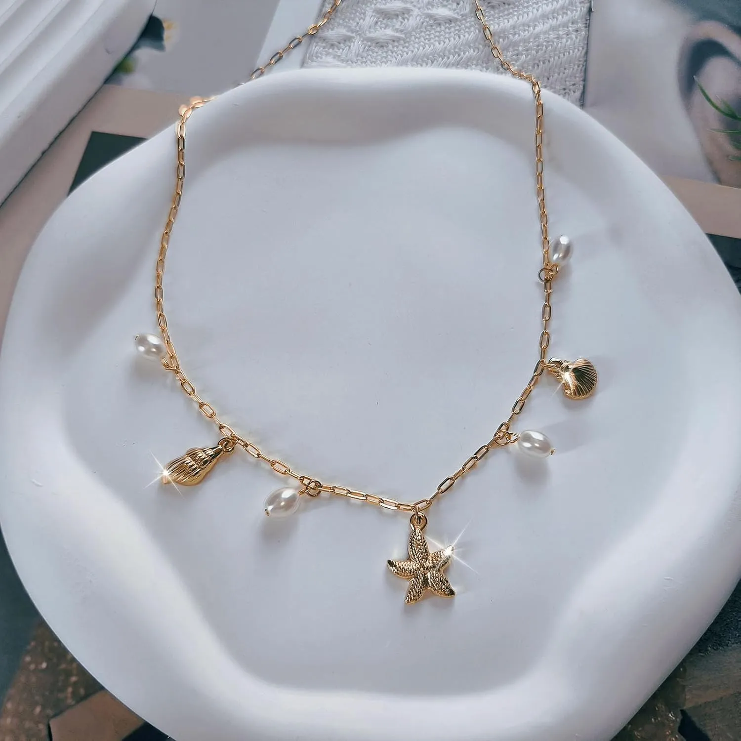 Charm Necklace for Women - Dainty Gold Beach Necklace Cute Shell Necklaces Charm Accessory Beach Starfish Pendant Preppy Stuff Summer Jewelry